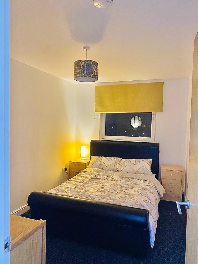 Unique View Of Anfield Stadium - Charming 2 Bedroom Apartment In Liverpool With Parking المظهر الخارجي الصورة