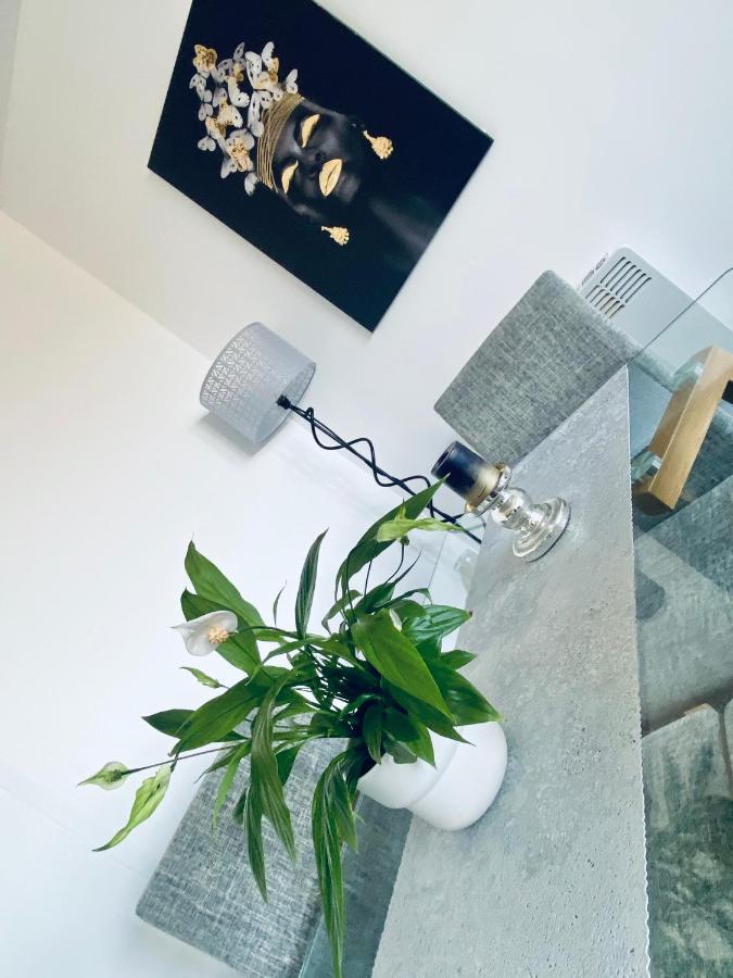 Unique View Of Anfield Stadium - Charming 2 Bedroom Apartment In Liverpool With Parking المظهر الخارجي الصورة