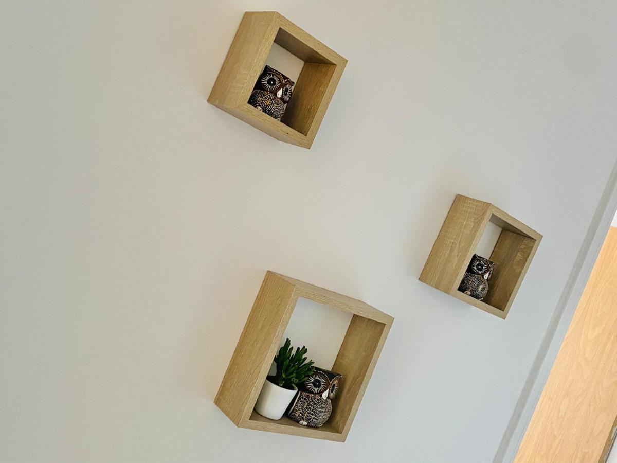 Unique View Of Anfield Stadium - Charming 2 Bedroom Apartment In Liverpool With Parking المظهر الخارجي الصورة